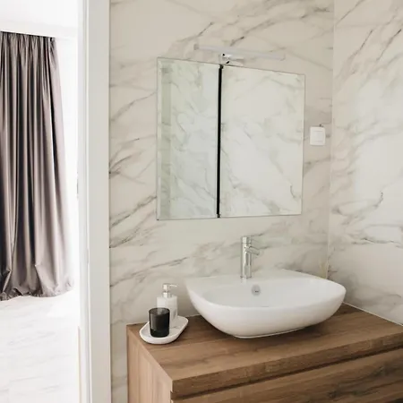 Vila Luxury Morello 1 With 64 M2 Heated Pool, Gym, Sauna, For 8 Guests