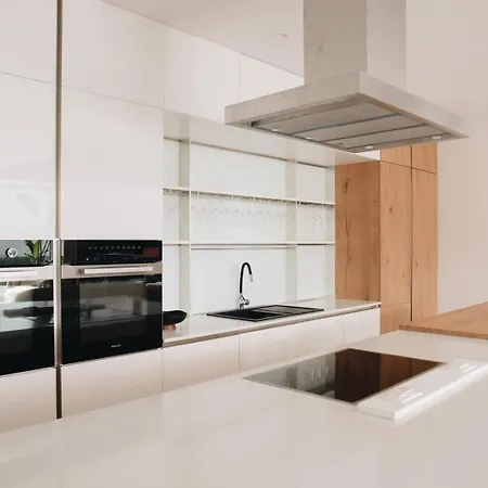 Luxury Morello 1 With 64 M2 Heated Pool, Gym, Sauna, For 8 Guests Vila