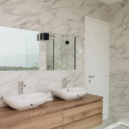 Vila Luxury Morello 1 With 64 M2 Heated Pool, Gym, Sauna, For 8 Guests *