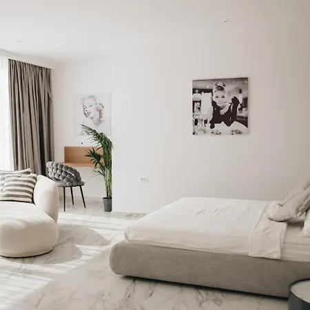 Luxury Morello 1 With 64 M2 Heated Pool, Gym, Sauna, For 8 Guests