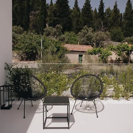 Luxury Morello 1 With 64 M2 Heated Pool, Gym, Sauna, For 8 Guests * Korcula Town