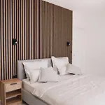 Luxury Morello 1 With Large Heated Pool, Gym & Sauna *