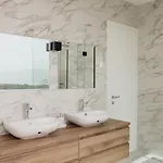 Villa Luxury Morello 1 With Large Heated Pool, Gym & Sauna *