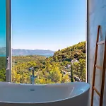 Luxury Morello 1 With Large Heated Pool, Gym & Sauna 别墅 *