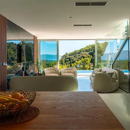 Luxury Morello 1 With Large Heated Pool, Gym & Sauna *