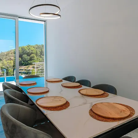 Villa Luxury Morello 1 With Large Heated Pool, Gym & Sauna