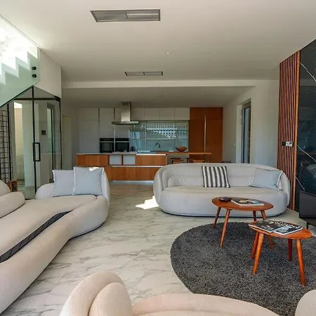 Villa Luxury Morello 1 With Large Heated Pool, Gym & Sauna *