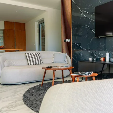 Luxury Morello 1 With Large Heated Pool, Gym & Sauna Villa