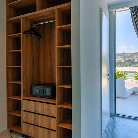 Villa Luxury Morello 1 With Large Heated Pool, Gym & Sauna Korčula