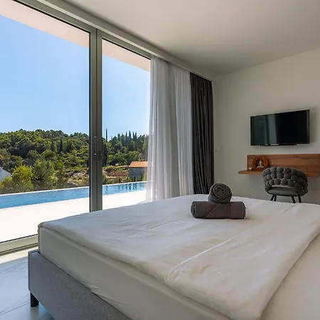 Villa Luxury Morello 1 With Large Heated Pool, Gym & Sauna