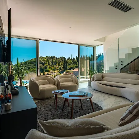 Luxury Morello 1 With Large Heated Pool, Gym & Sauna Villa