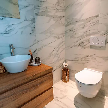 Villa Luxury Morello 1 With Large Heated Pool, Gym & Sauna