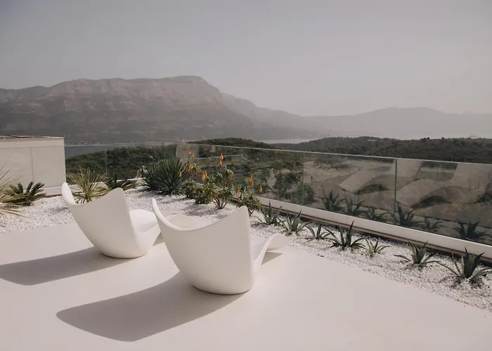 Luxury Morello 1 With 64 M2 Heated Pool, Gym, Sauna, For 8 Guests Korčula
