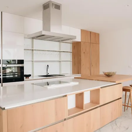 Luxury Morello 1 With 64 M2 Heated Pool, Gym, Sauna, For 8 Guests Vila *